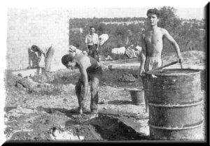 La familia berzosa en pleno proceso de autoconstruccin de la vivienda a mediados de los aos 60.